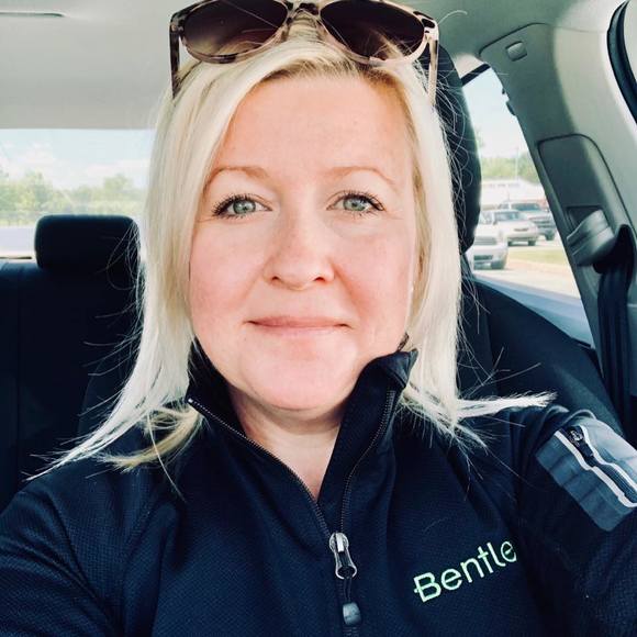 Meet your Posher, Trish - Picture 1 of 1